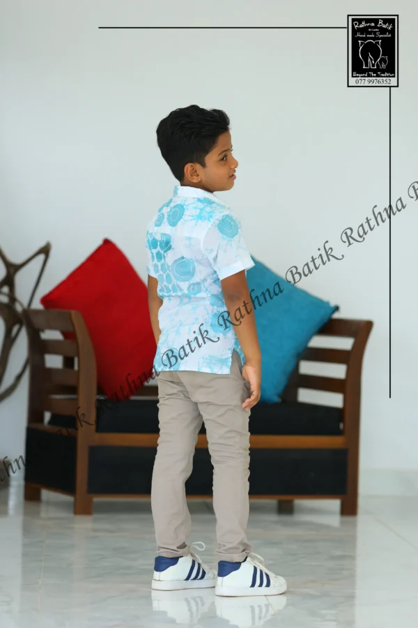 5DIV4045 Azure Honeycomb Batik Kids Shirt