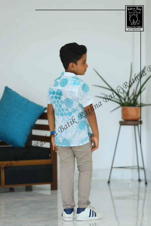 5DIV4046 Azure Honeycomb Batik Kids Shirt