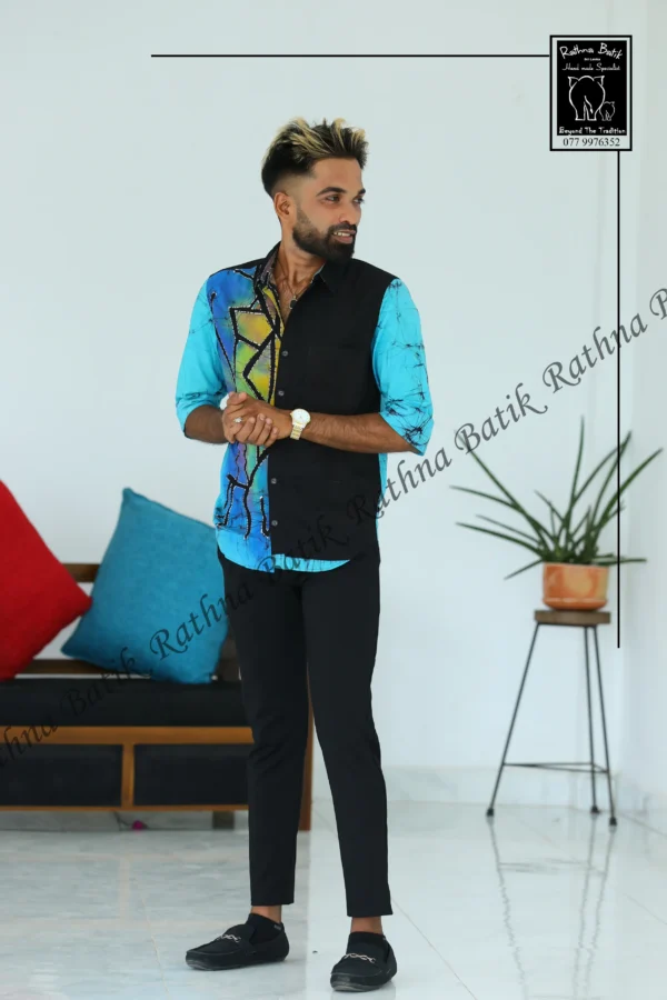 5DIV4089 Cyan Noir Split Geometric Batik Shirt