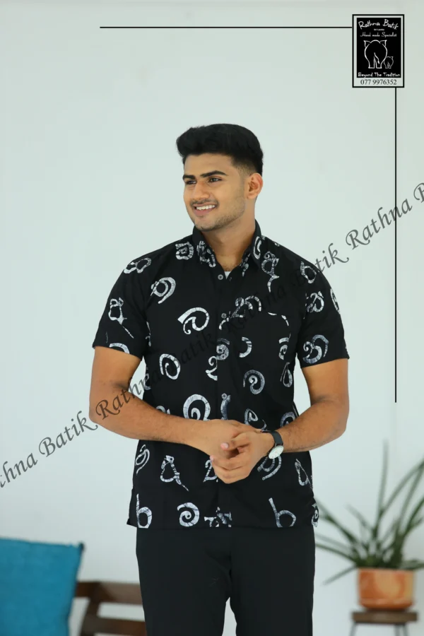 5DIV4259 Midnight Heritage Elephant Batik Shirt