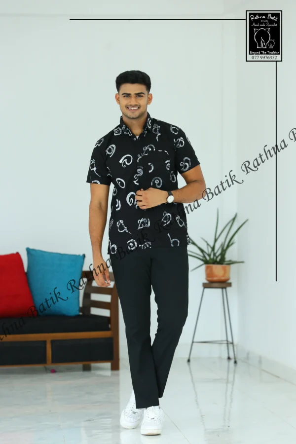 5DIV4260 Midnight Heritage Elephant Batik Shirt