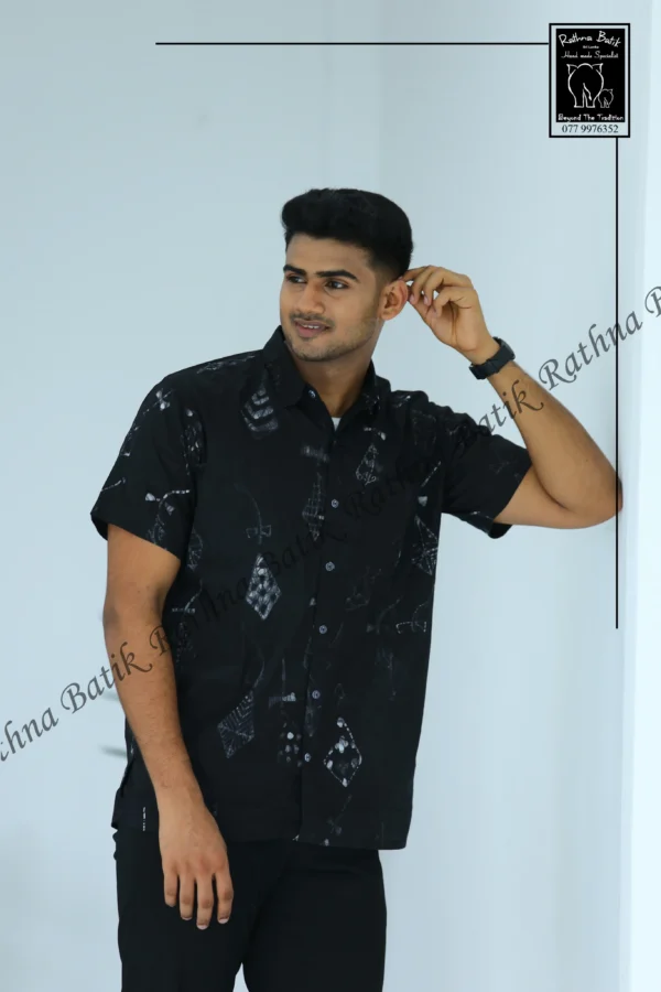 5DIV4270 Obsidian Diamond Lattice Batik Shirt