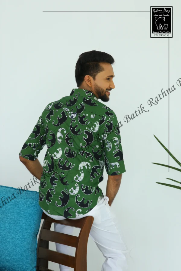 5DIV4289 Emerald Heritage Elephant Batik Shirt