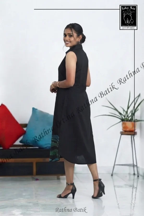 Gemini_Generated_Image_s35jers35jers35j (1) Classic Sleeveless Black Batik Cotton Dress
